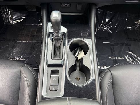 Used 2020 Nissan Altima 2.0 Platinum FWD image 25