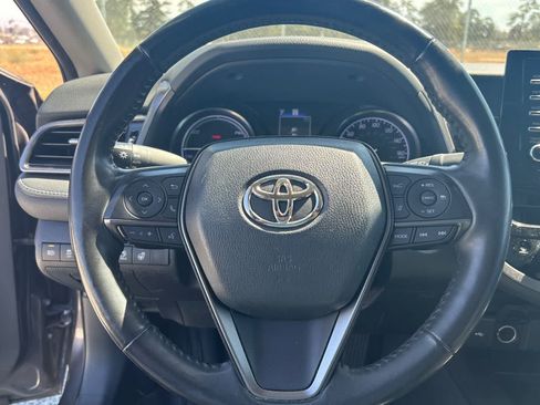 Used 2022 Toyota Camry SE w/ Cold Weather Package FWD image 24