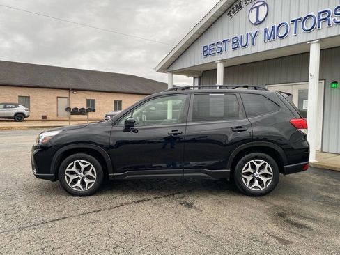 Used 2020 Subaru Forester Premium image 4