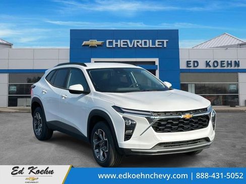 New 2025 Chevrolet Trax LT w/ Driver Confidence Package image 1