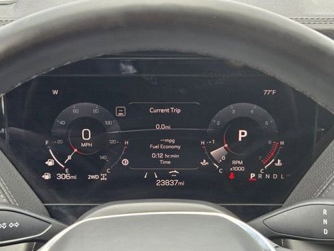 Used 2025 GMC Yukon XL Denali AWD/4WD image 16