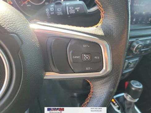 Used 2021 Jeep Wrangler Unlimited Sahara w/ Uconnect 4C Nav & Sound Group AWD/4WD image 17
