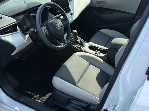 Used 2023 Toyota Corolla LE FWD image 5