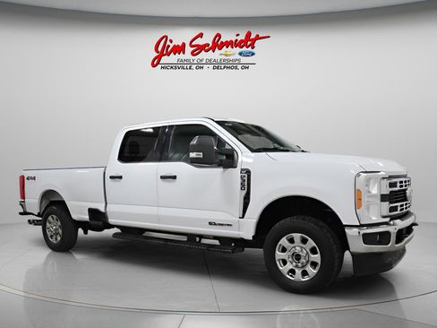 Used 2023 Ford F350 XLT image 2