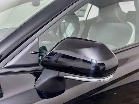 Used 2025 Toyota Camry SE FWD image 12