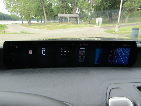 Used 2025 Ford Expedition Active AWD/4WD image 21