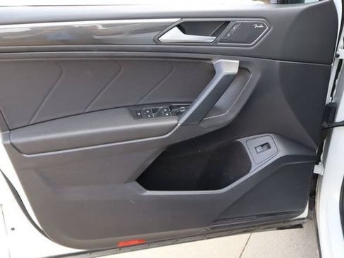 Used 2019 Volkswagen Tiguan SEL Premium AWD/4WD image 19