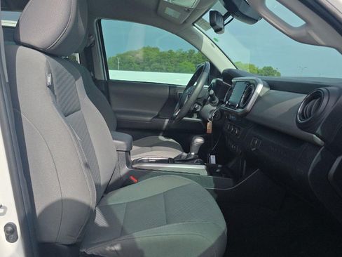 Used 2021 Toyota Tacoma SR5 RWD image 9