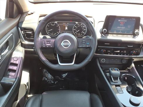 Used 2021 Nissan Rogue SV w/ Premium Package AWD/4WD image 3