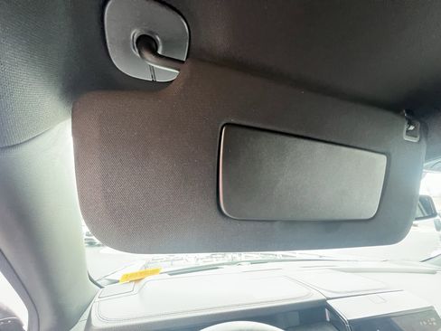 Used 2025 GMC Yukon Denali w/ Sun & Power Step Package image 26