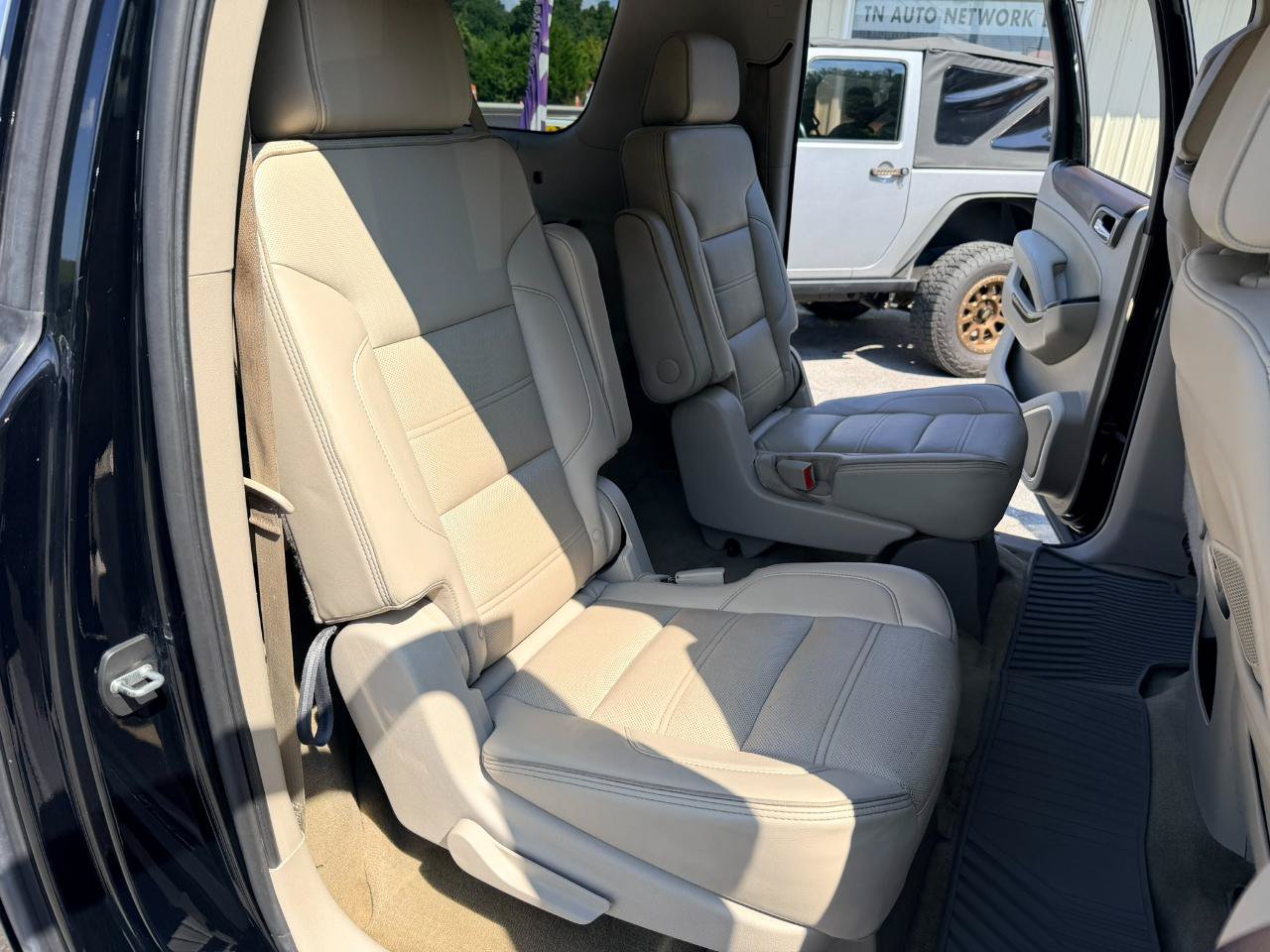 Used 2016 GMC Yukon XL Denali AWD/4WD image 14