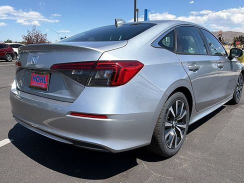 Used 2024 Honda Civic EX image 3