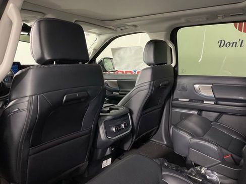 New 2025 Ford Expedition Max Platinum w/ Driver's Package image 15