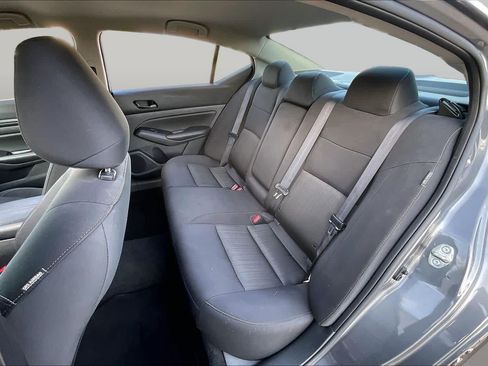 Used 2025 Nissan Altima 2.5 SV FWD image 18
