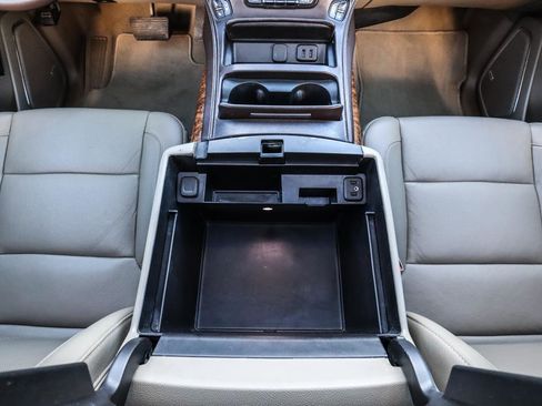 Used 2020 Chevrolet Suburban Premier image 39