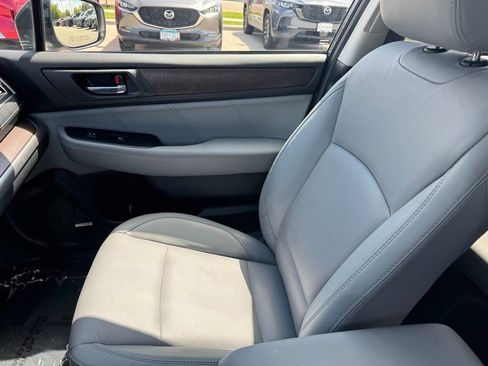 Used 2019 Subaru Outback 3.6R Limited AWD/4WD image 16