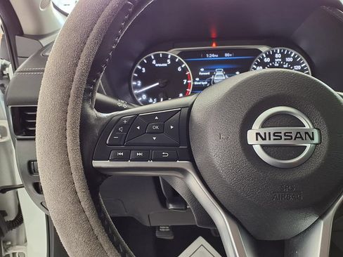 Used 2023 Nissan Sentra SV w/ All-Weather Package FWD image 5