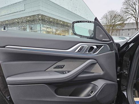 Used 2025 BMW i4 xDrive40i w/ Premium Package image 23