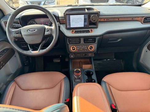 Used 2022 Ford Maverick Lariat w/ Lariat Luxury Package image 12