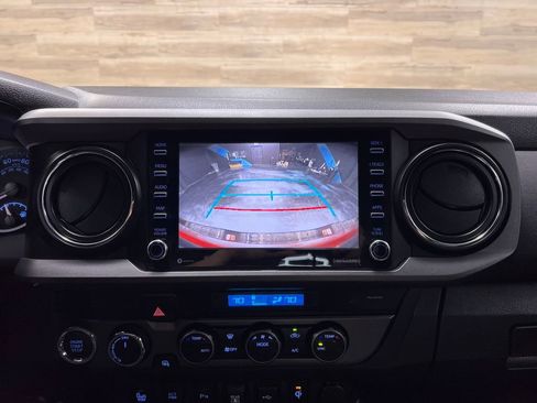 Used 2022 Toyota Tacoma TRD Off-Road w/ Technology Package image 13