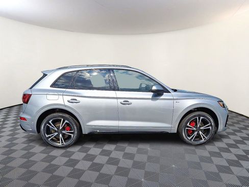 Certified 2025 Audi Q5 Prestige image 7