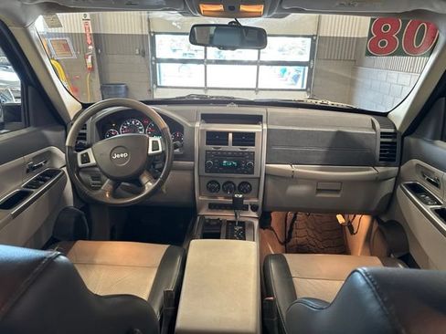 Used 2008 Jeep Liberty Limited w/ Premium Group AWD/4WD image 19