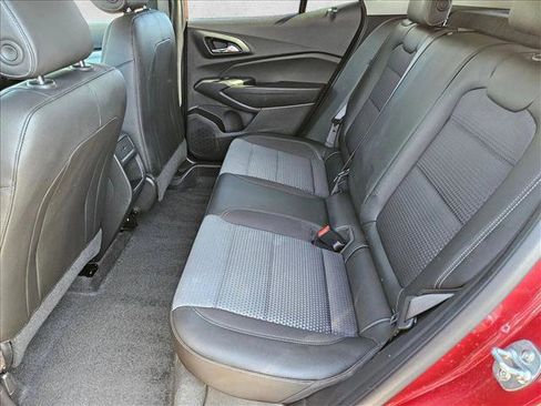 Used 2025 Chevrolet Trax LT w/ LT Convenience Package FWD image 23