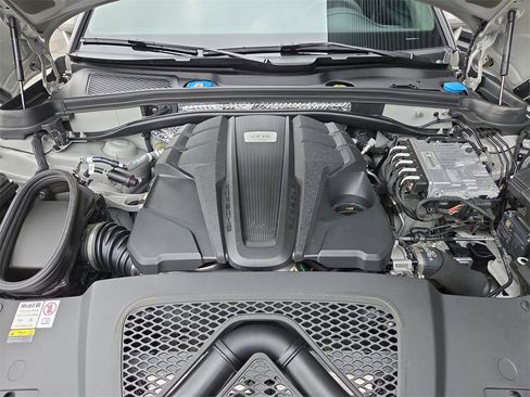 Used 2023 Porsche Macan GTS image 32