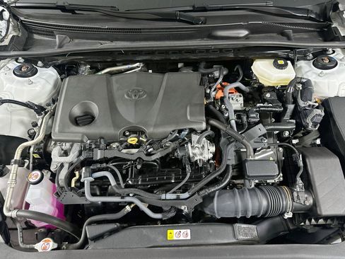 Used 2025 Toyota Camry SE FWD image 32