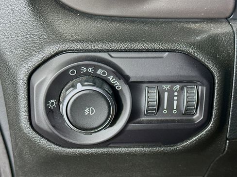 Used 2018 Jeep Wrangler Unlimited Sport S image 17