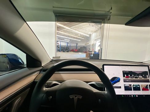 Used 2023 Tesla Model 3 Standard Range RWD image 7