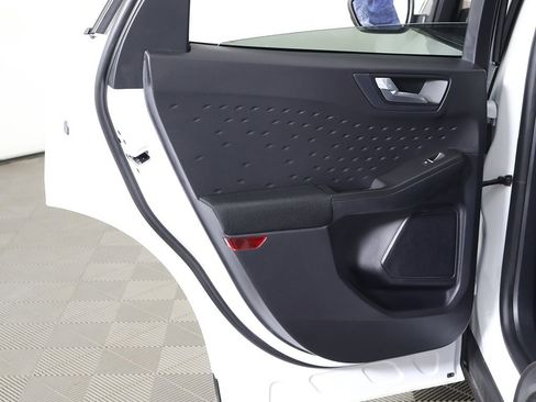 Used 2020 Ford Escape SE image 22