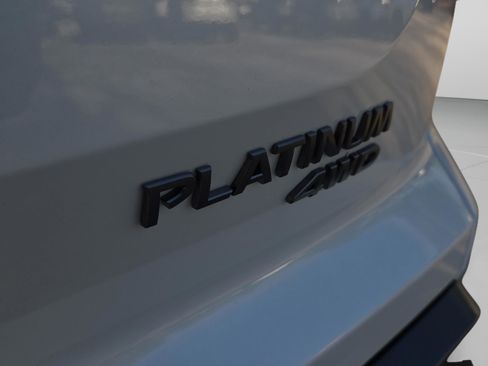 New 2026 Nissan Pathfinder SL FWD image 32