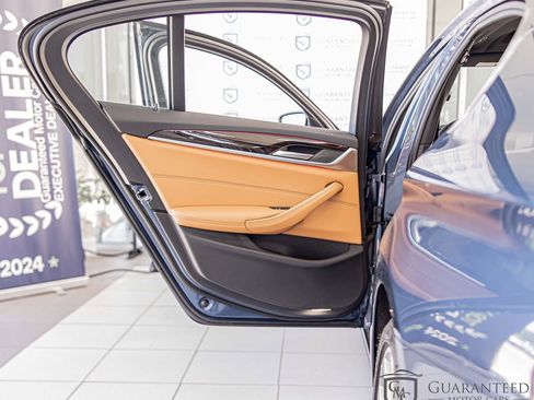 Used 2023 BMW 540i xDrive AWD/4WD image 38