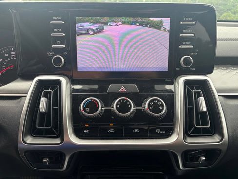 Used 2021 Kia Sorento LX AWD/4WD image 10