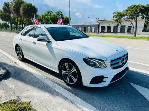 Used 2018 Mercedes-Benz E 300 w/ Premium 1 Package image 7