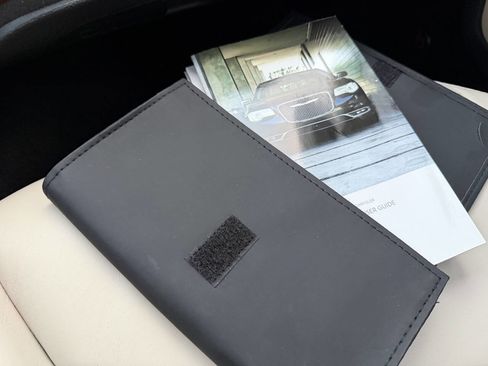 Used 2015 Chrysler 300 Limited w/ Driver Convenience Group image 29