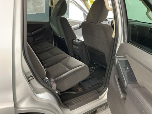 Used 2010 Ford Explorer XLT image 17