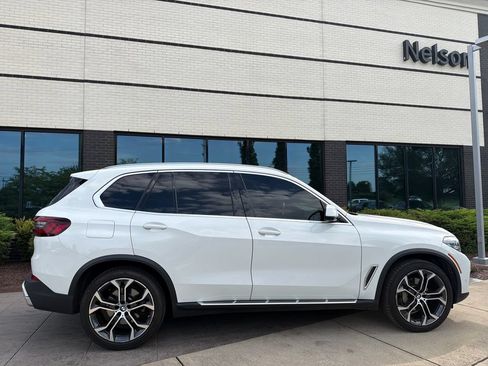 Used 2022 BMW X5 sDrive40i w/ Premium Package RWD image 4