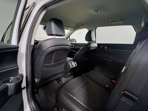 Used 2025 Kia Sorento S FWD image 17