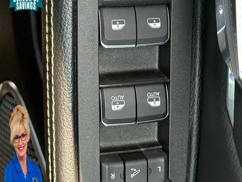 Used 2025 RAM 1500 Laramie AWD/4WD image 33