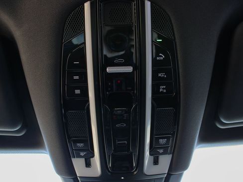 Used 2023 Porsche Cayenne Platinum Edition image 49