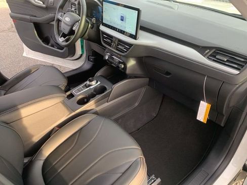 New 2026 Ford Escape Base w/ PHEV Premium Package image 28