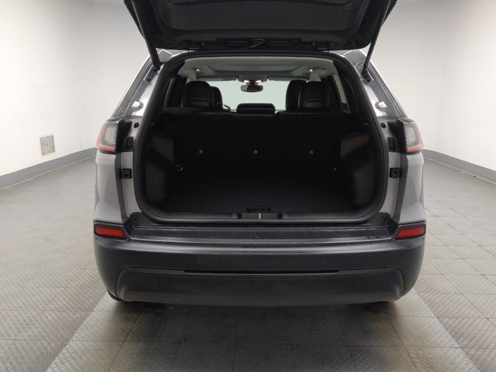 Used 2020 Jeep Cherokee Latitude Plus w/ Comfort/Convenience Group AWD/4WD image 29