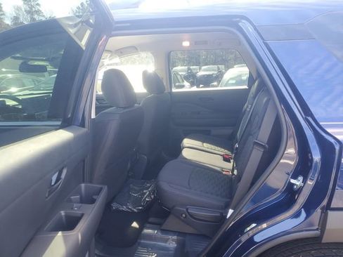 New 2026 Nissan Pathfinder SV image 7