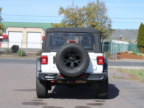 Used 2018 Jeep Wrangler Unlimited Rubicon AWD/4WD image 5
