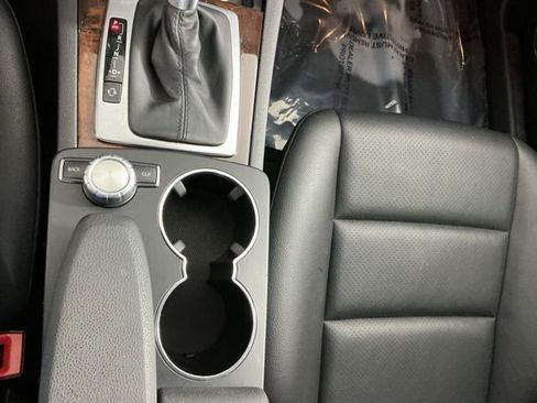 Used 2013 Mercedes-Benz C 300 4MATIC Sedan image 27