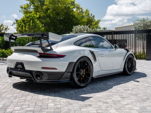 Used 2018 Porsche 911 GT2 RS RWD image 5