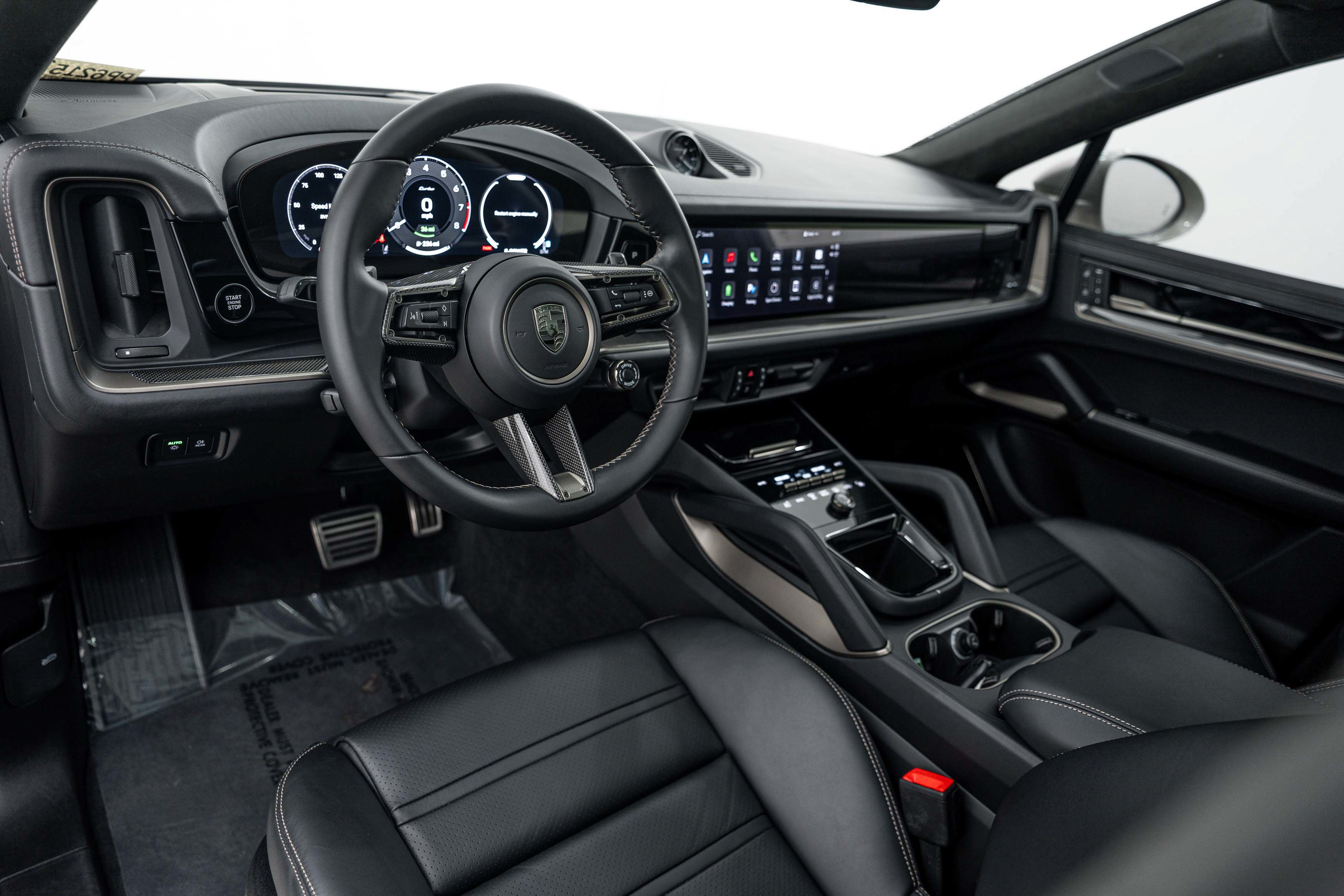 Certified 2025 Porsche Cayenne Turbo AWD/4WD image 4