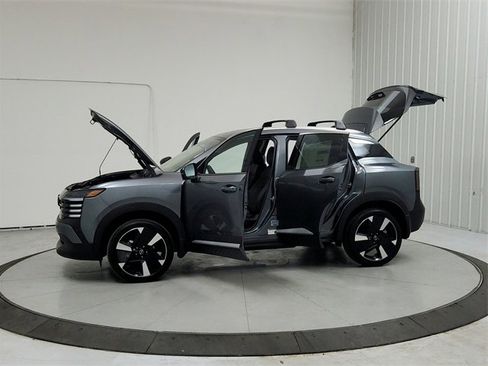 New 2026 Nissan Kicks SR image 12